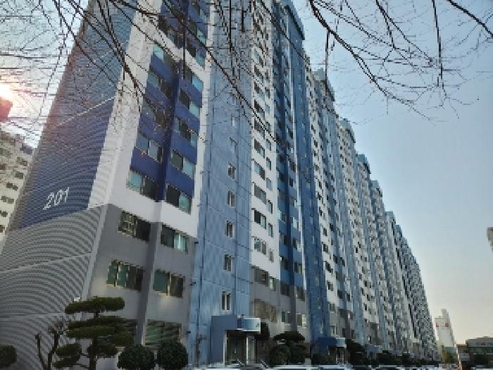 서구 아파트 경매 물건 외관